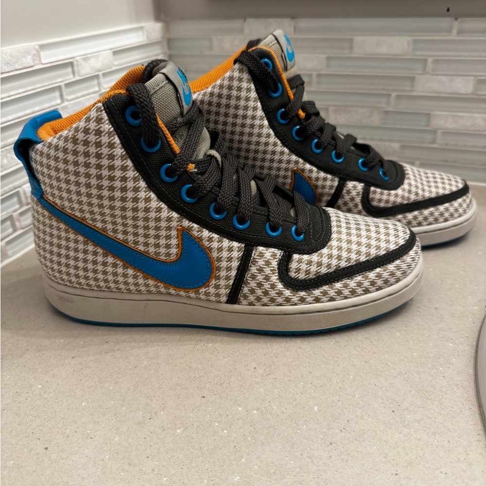 RARE Nike plaid Women's high tops